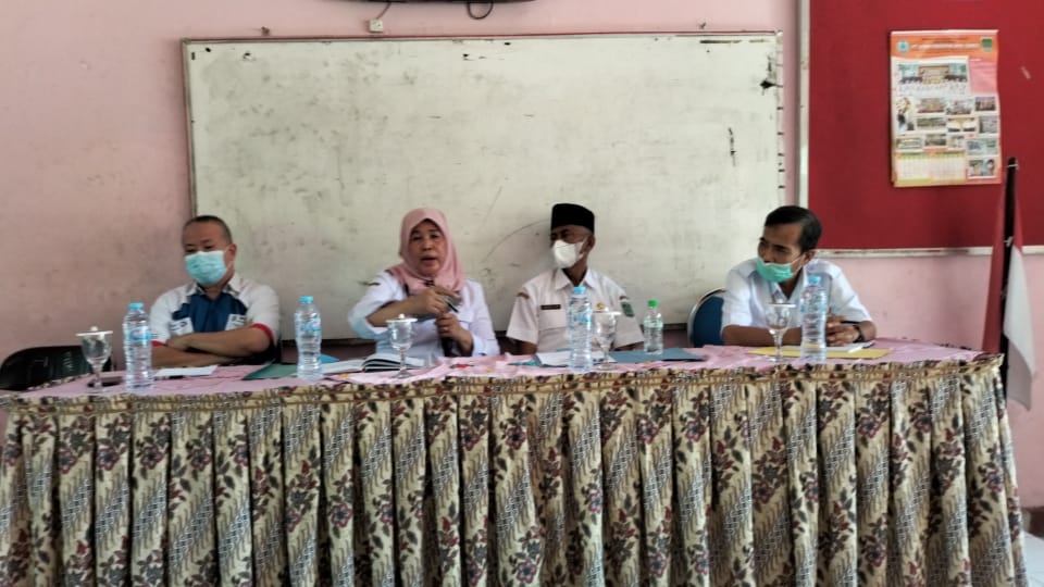 KEPALA SEKOLAH SMPN 1 BANGIL MEMBANTAH ADANYA JUAL BELI SERAGAM SEKOLAH PADA PPDB 2022