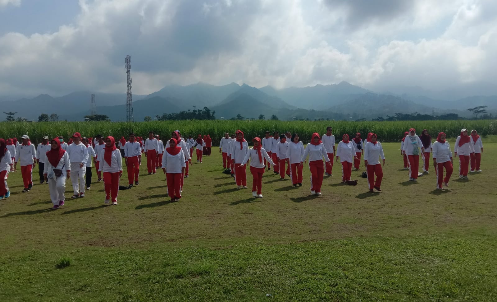 Senam Bersama dan Pelantikan Pengurus Klub Jantung (KJS) Kecamatan Jabung, KJS Desa se- Kec. Jabung.