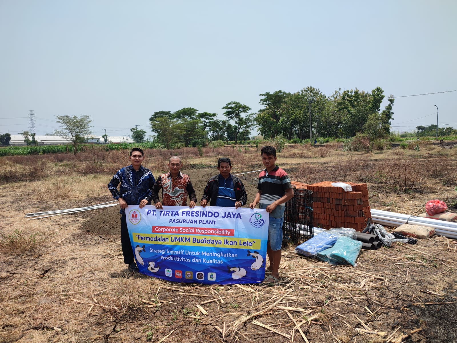 Dari Bantuan CSR PT Tirta Fresindo Jaya Plant 2 Pasuruan Gelar Permodalan UMKM Budidaya Ikan Lele