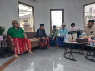 Pemilik PT. Bawang Mas Group, H.Khairul Umam Ajak Pengurus AKROMY Untuk Membentuk Mata Rantai Perekonomian Masyarakat Melalui Pesantren